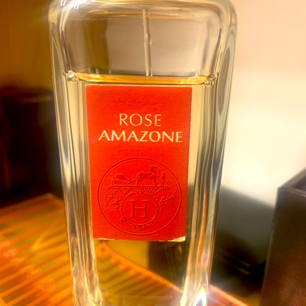See level out of 100ml, box included.